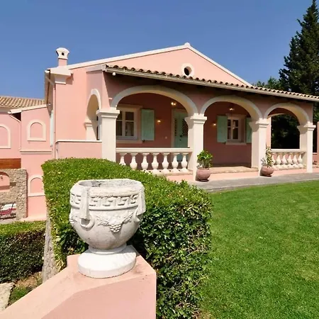 Victor Villa Gardelades